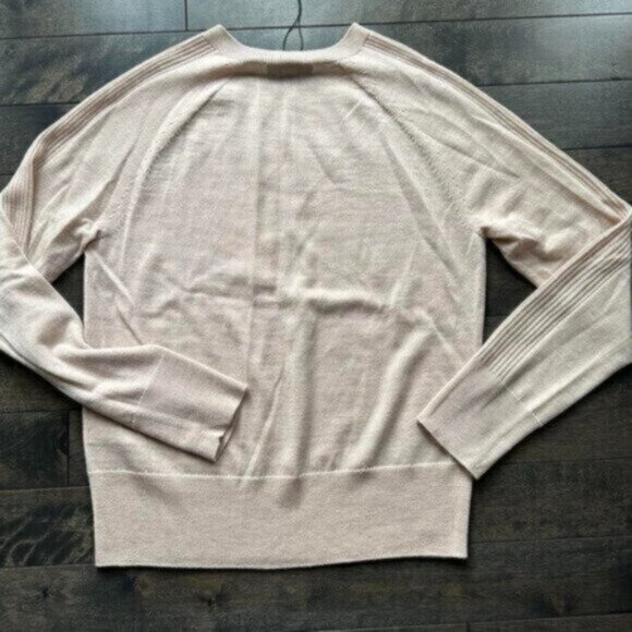 Banana Republic Fine Merino Wool Sweater - Picture 2 of 2